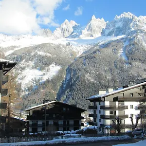 apartment-le-pied-du-brevent.hotels-rhonealpes.com/